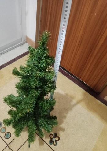 Parlak Yeşil Yeni Yıl Ağacı - Görsel 2