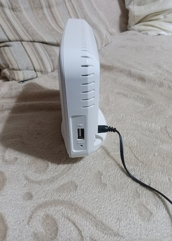 Beyaz Zyxel Modem - Görsel 3