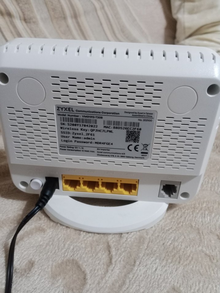 Beyaz Zyxel Modem - Görsel 2