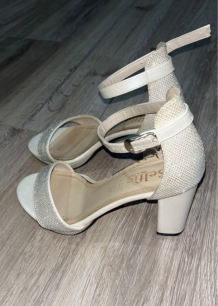 Topuklu ayakkabı - Görsel 2