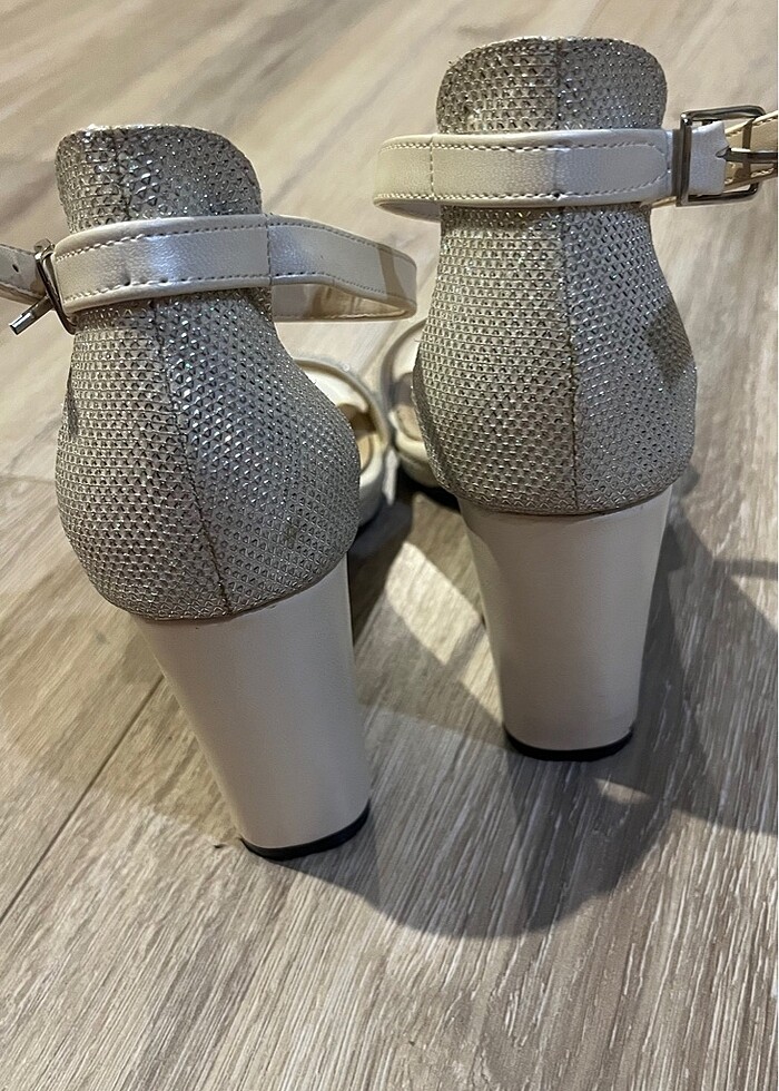 Topuklu ayakkabı - Görsel 5