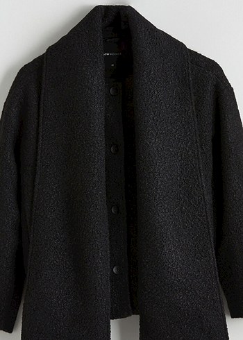 Düğmeli Siyah Kısa Kadın Kaban - Görsel 4