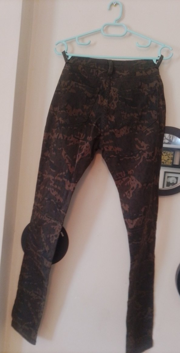 Kahverengi Kamuflaj Desenli Kadın Kemerli Pantolon - Görsel 2