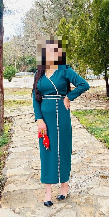 Taşlı kemer detaylı elbise