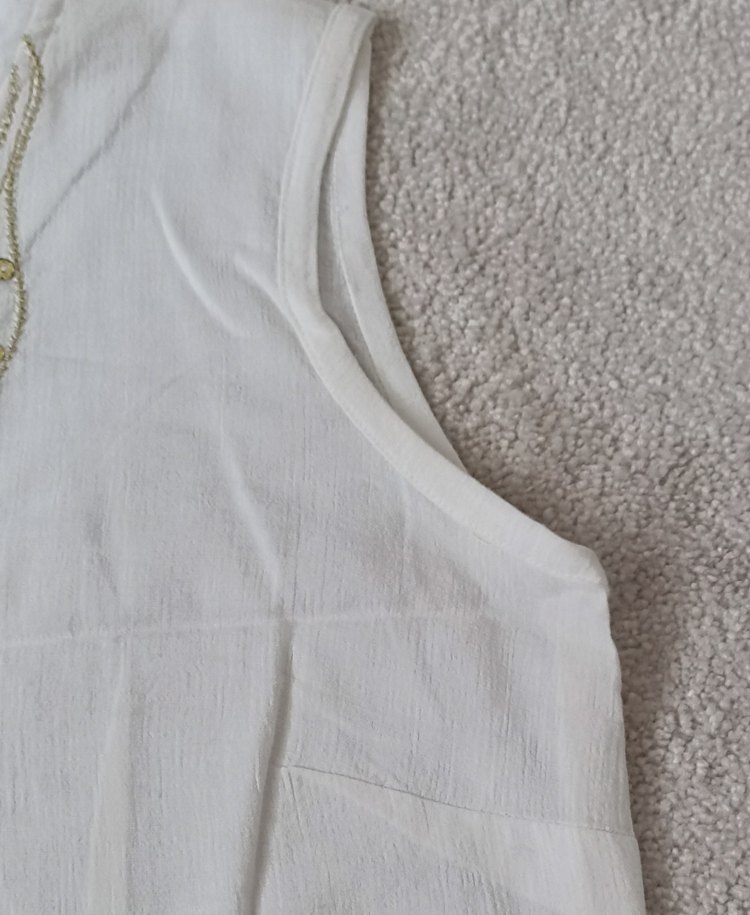 Nakışlı Yaka Kolsuz Şile Bezi Bluz - Görsel 4