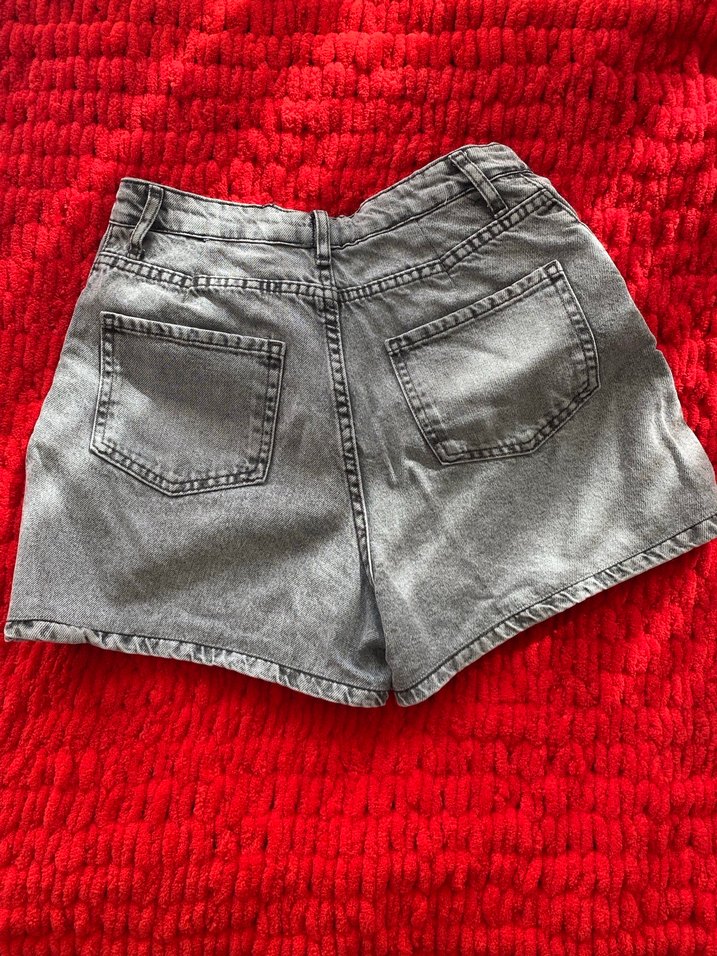 Gri Kadın Kot Şort, Salaş Kesim, Mini Boy - Görsel 2