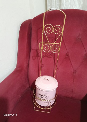 Pastel Pembe Kesmemetal çöp kovası