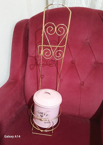 Diğer Pastel Pembe Kesmemetal çöp kovası