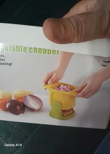 Sarı Plastik Sebze Doğrayıcı