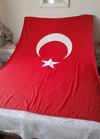  Beden 200 LİRA ÇOK BUYUK BAYRAK 