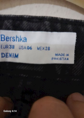 Bershka 60 LİRA MARKA BQYAN PANTOLON