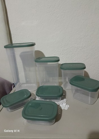 Yeşil Kapaklı Plastik Saklama Kapları Seti