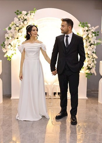 s Beden beyaz Renk Beyaz Drapeli Straplez Midi Nişan Elbisesi