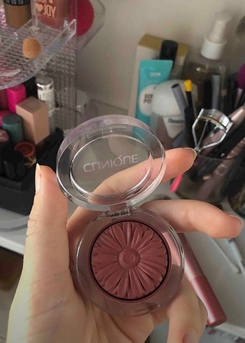 Pastel kahve Clinique Allık