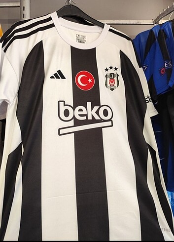 Beşiktaş yeni sezon çubuklu forma