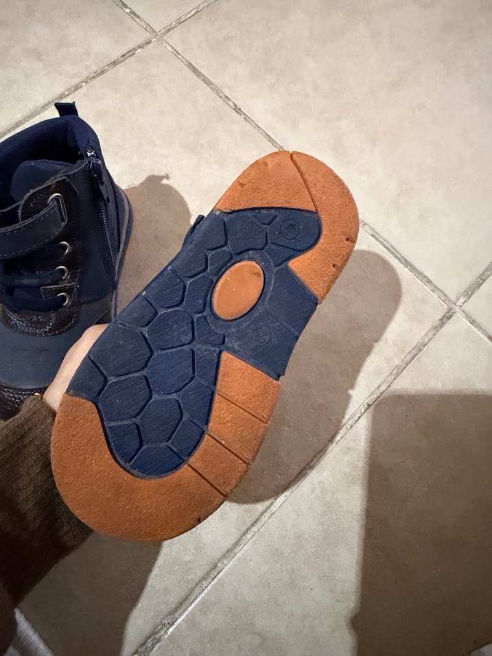 Ürün tertemiz 2 defa giydi - Görsel 4