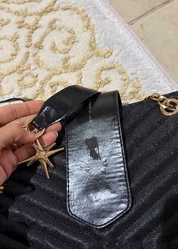 Zincir Detaylı Siyah Yılan Derisi Desenli Deri Çanta - Görsel 2