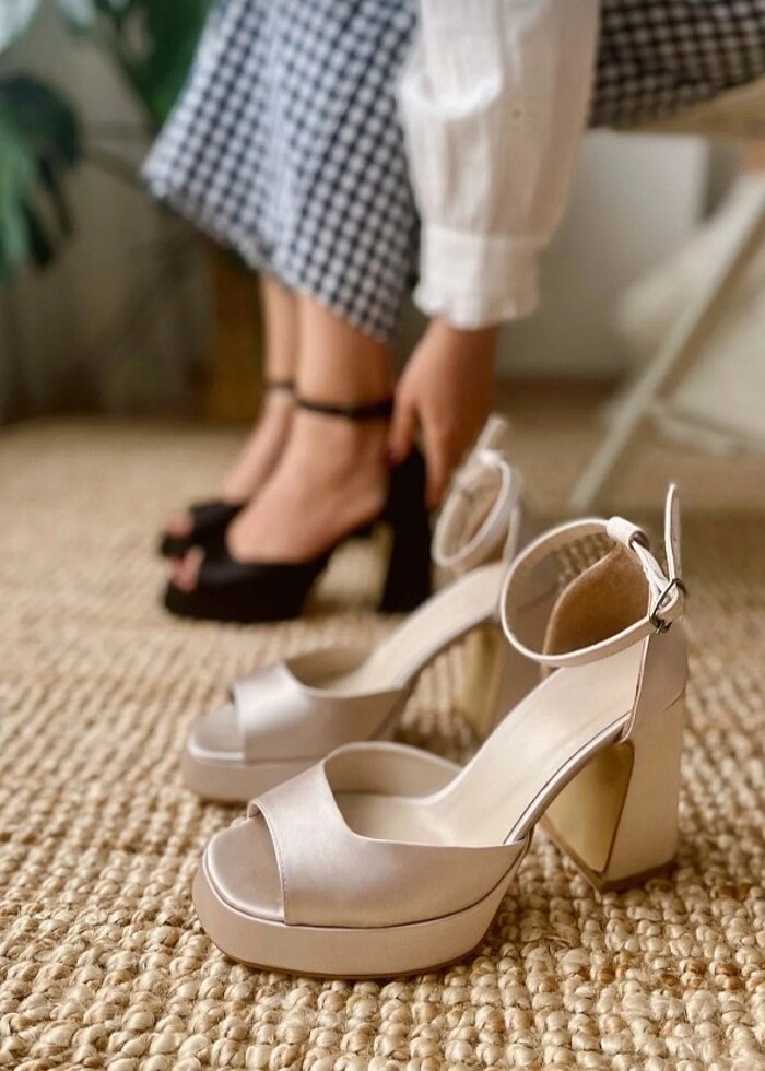 Yüksek topuklu ayakkabı - Görsel 4