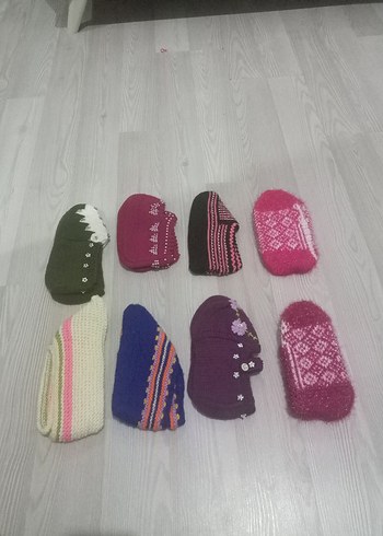 Kızlar için Renkli Örgü Ev Terlikleri - Görsel 2