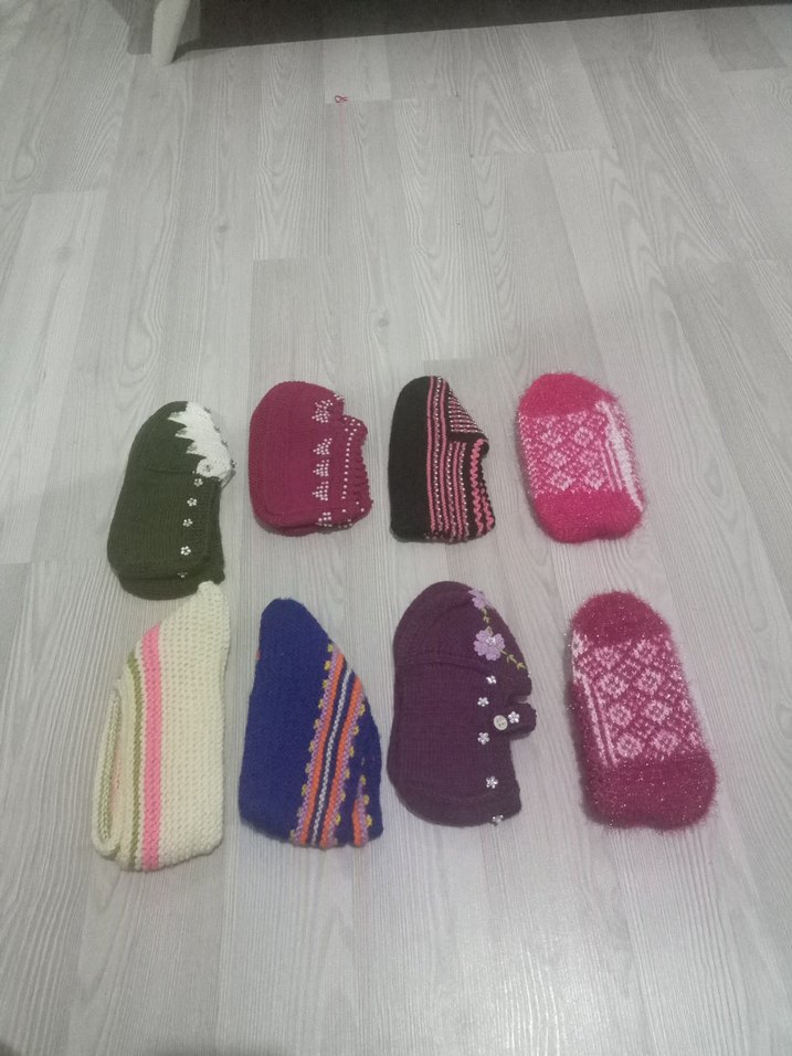 Kızlar için Renkli Örgü Ev Terlikleri - Görsel 2