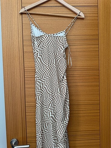 xs Beden Bershka elbise