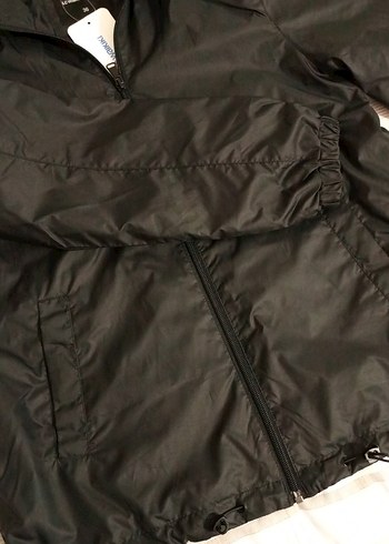 Lcw - Siyah Fermuarlı Kadın Yağmurluk - Görsel 3