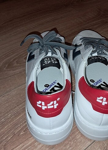 42 Beden beyaz Renk SIFIR MARCOMEN SNEAKER