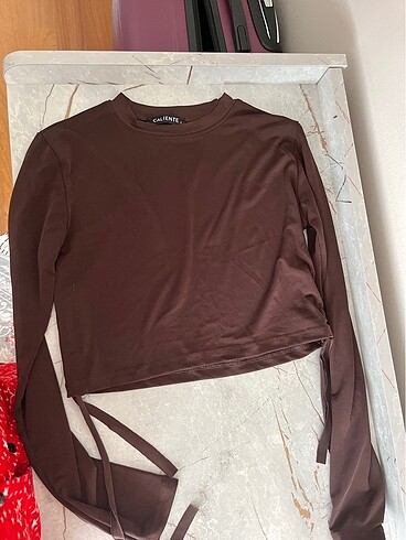 Kenarları büzgülü bluz