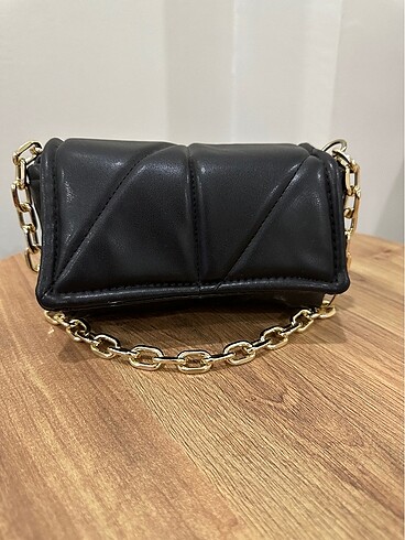 Zara model Siyah çanta