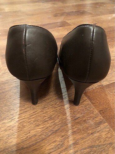 38 Beden kahverengi Renk Kahverengi önden çapraz desenli içi dışı deri stiletto