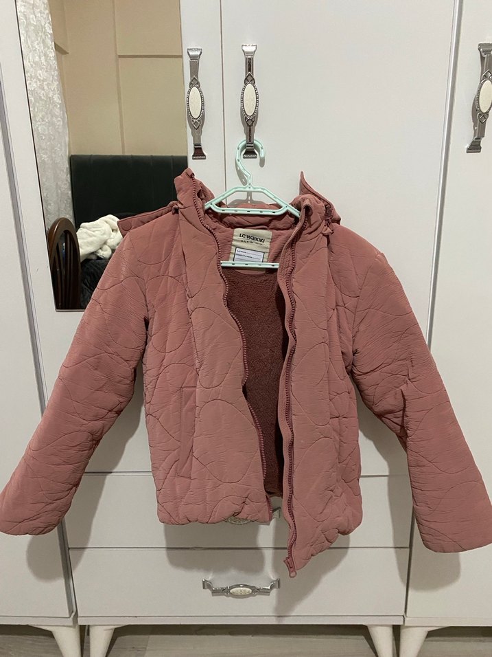 Kahverengi Kapüşonlu Kürklü Kız Montu - Görsel 2