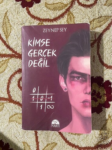 Kimse Gerçek Değil Zeynep Şen