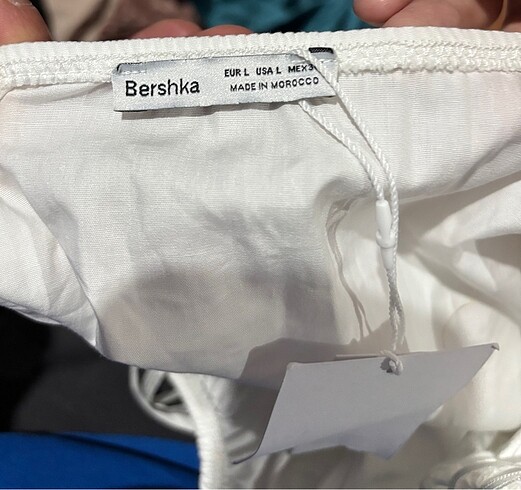 38 Beden beyaz Renk Bershka bluz
