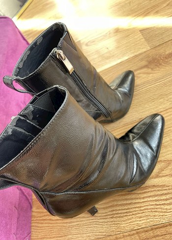 Siyah Deri Tokalı Stiletto Topuklu Bot - Görsel 5