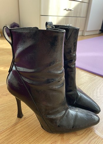 Siyah Deri Tokalı Stiletto Topuklu Bot - Görsel 2