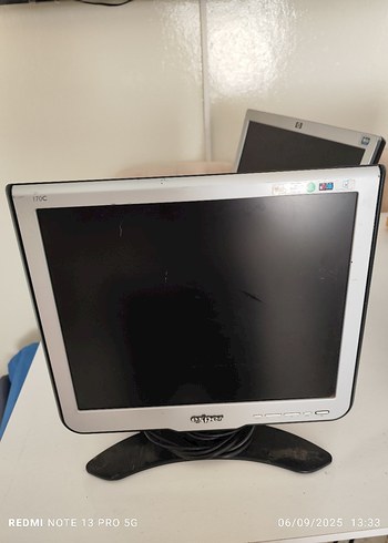 Beyaz 17" LCD Monitör - Görsel 2