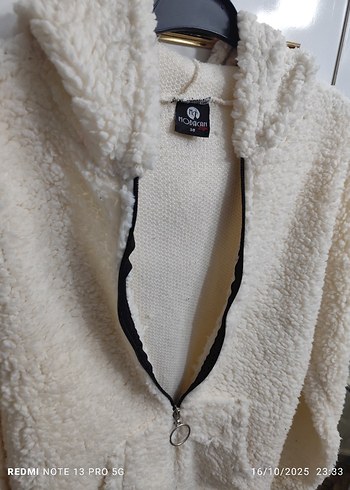 Kadın Beyaz Peluş Fermuarlı Ceket - Görsel 4