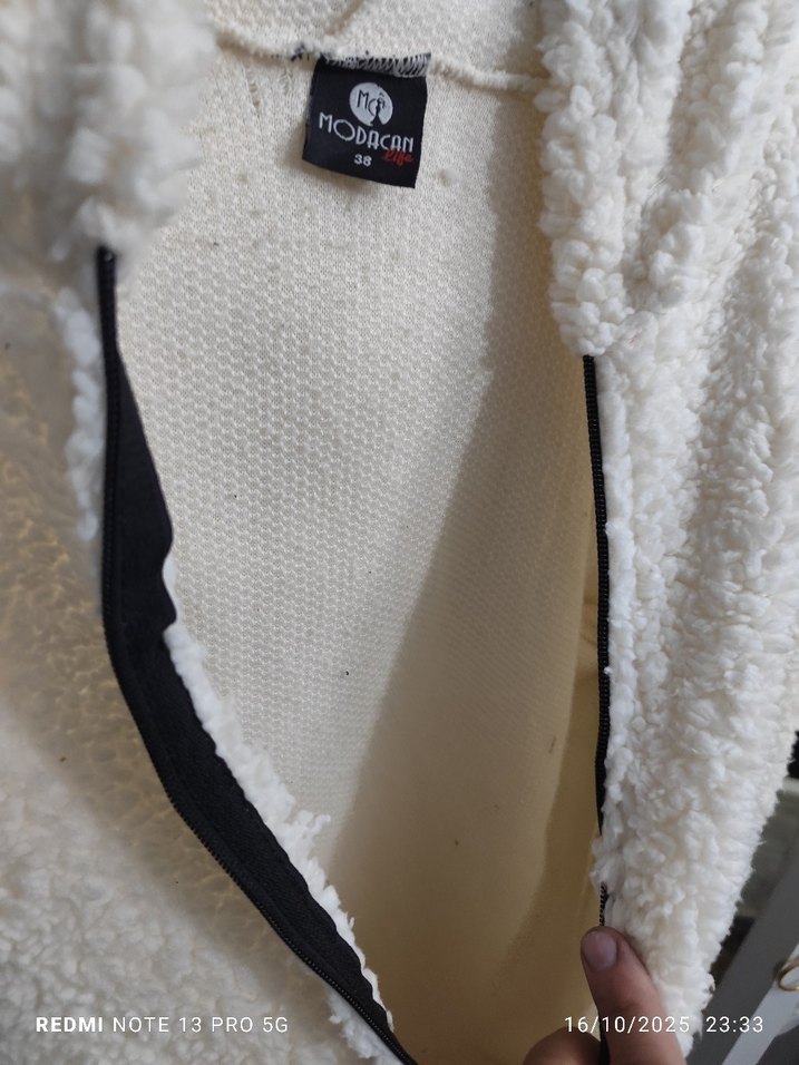 Kadın Beyaz Peluş Fermuarlı Ceket - Görsel 5