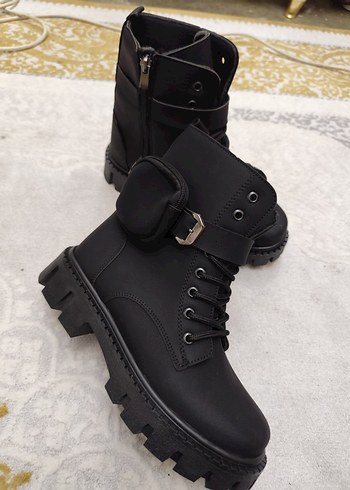 Siyah bayan Bot - Görsel 2