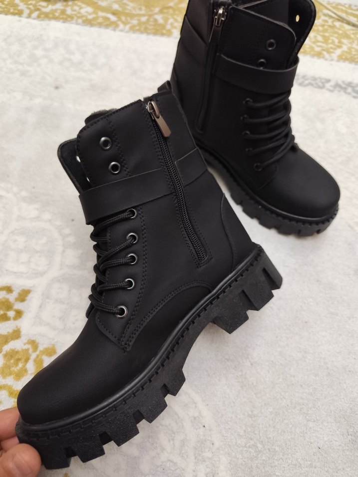 Siyah bayan Bot - Görsel 3