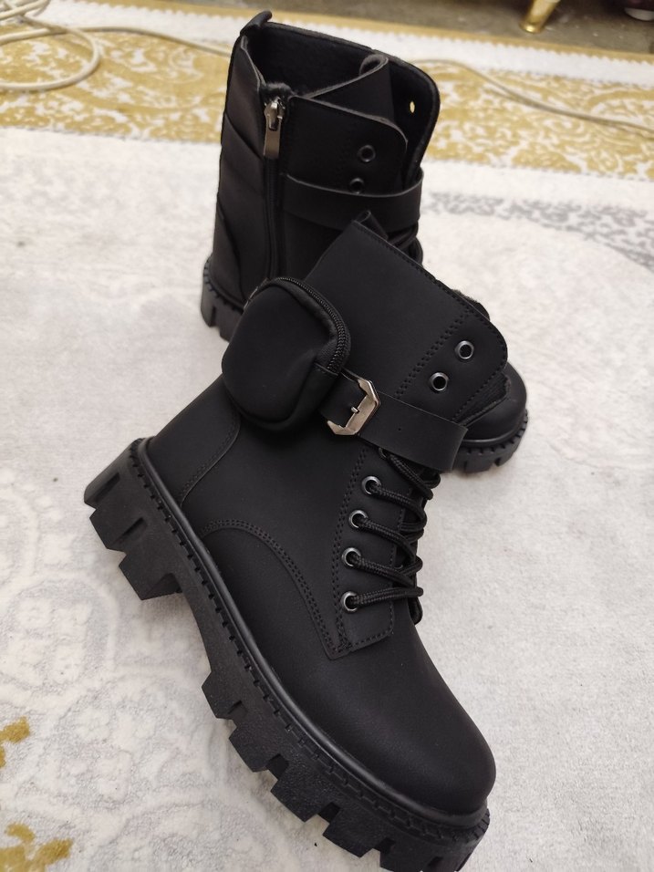 Siyah bayan Bot - Görsel 2