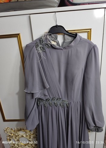 Gri Uzun Kollu İşlemeli Kadın Abiye Elbise - Görsel 2