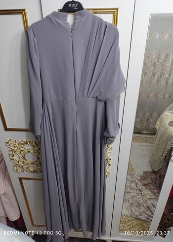 Gri Uzun Kollu İşlemeli Kadın Abiye Elbise - Görsel 3