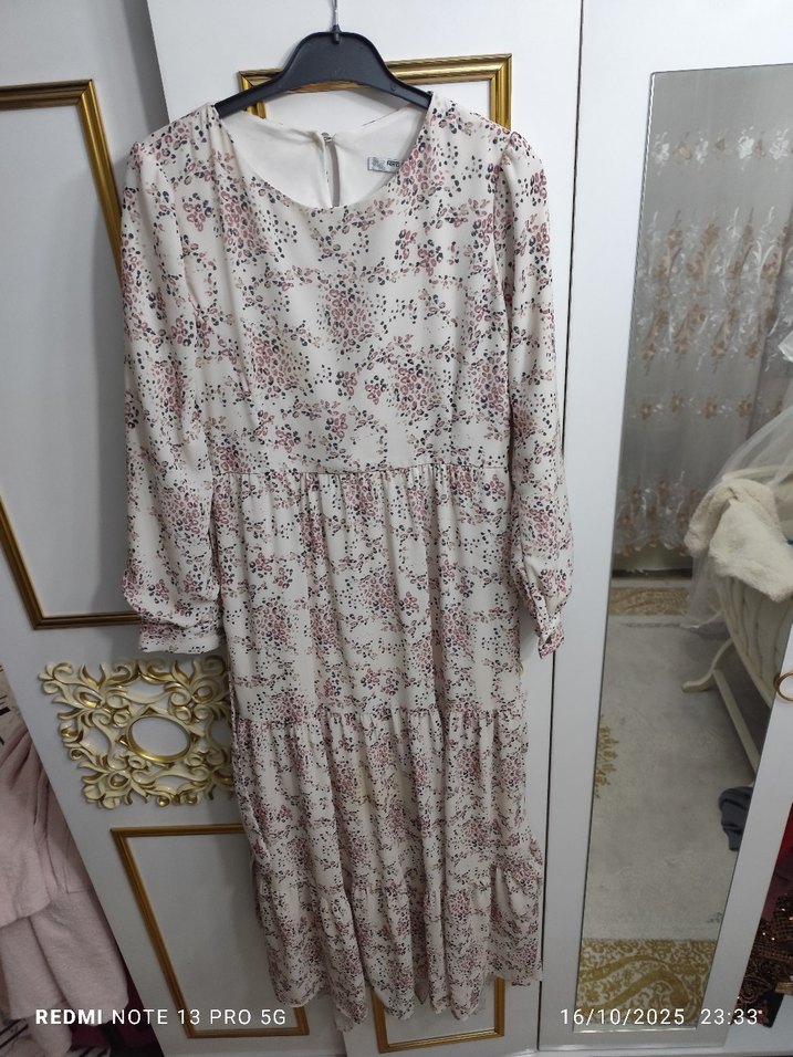 Bej Çiçekli Bohem Uzun Elbise - Görsel 3