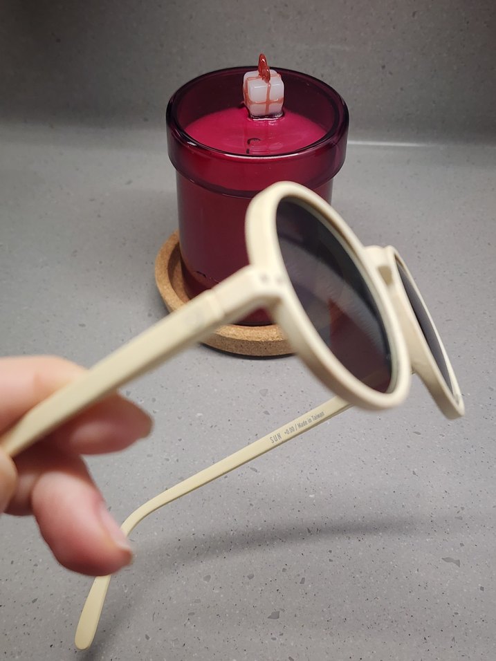 İzipizi Bej - Ekru Retro tarz Kadın Güneş Gözlüğü - Görsel 2