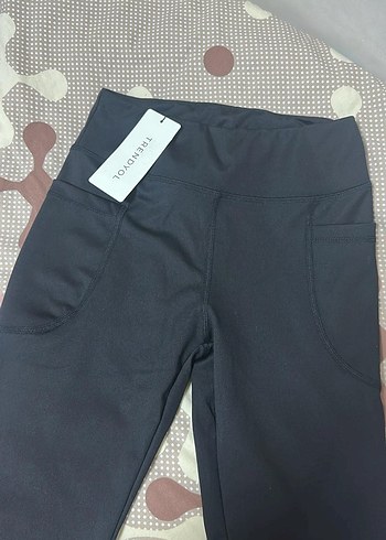 Cepli Siyah İspanyol Paça Kadın Pantolon - Görsel 3