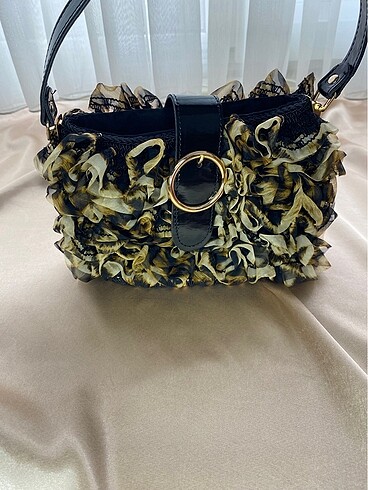 Zara Leopar fırfırlı çanta
