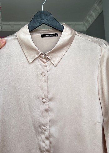 Bej Parlak Saten Kadın Gömlek - Görsel 5