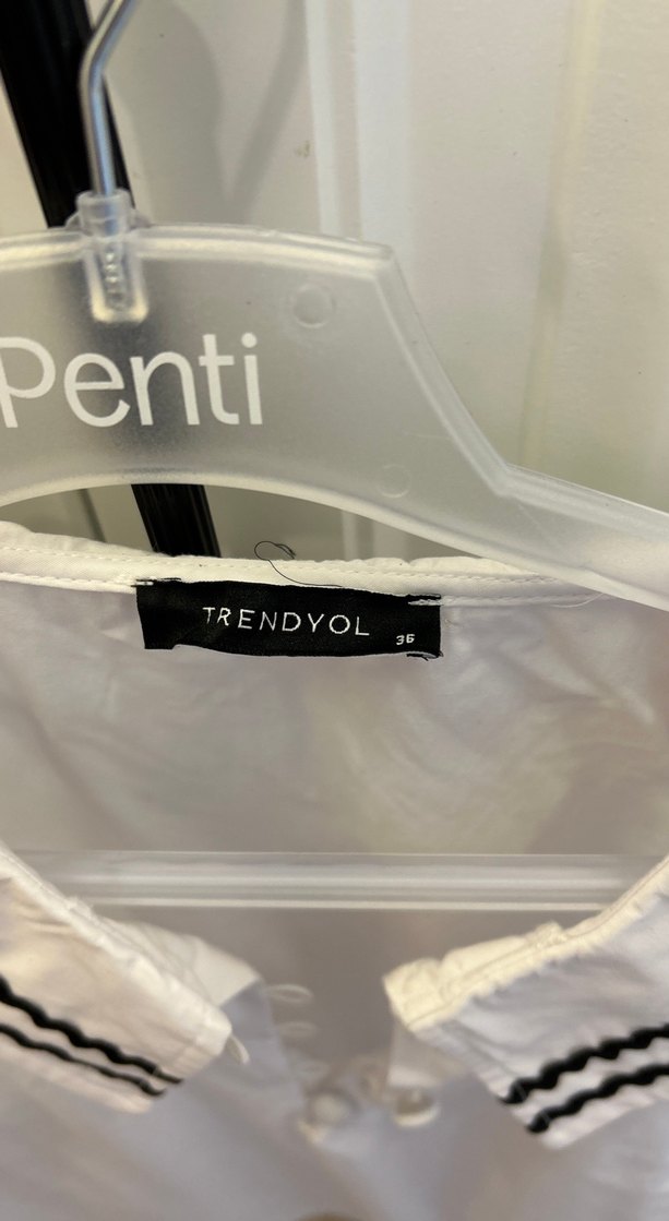 Düğmeli Beyaz Pamuklu Kadın Gömlek - Görsel 2