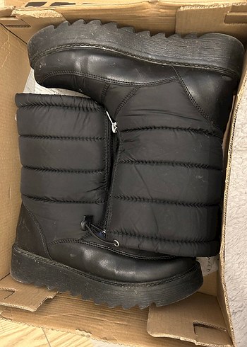 Siyah Kadın Dolgu Topuklu Lastikli Bot - Görsel 2